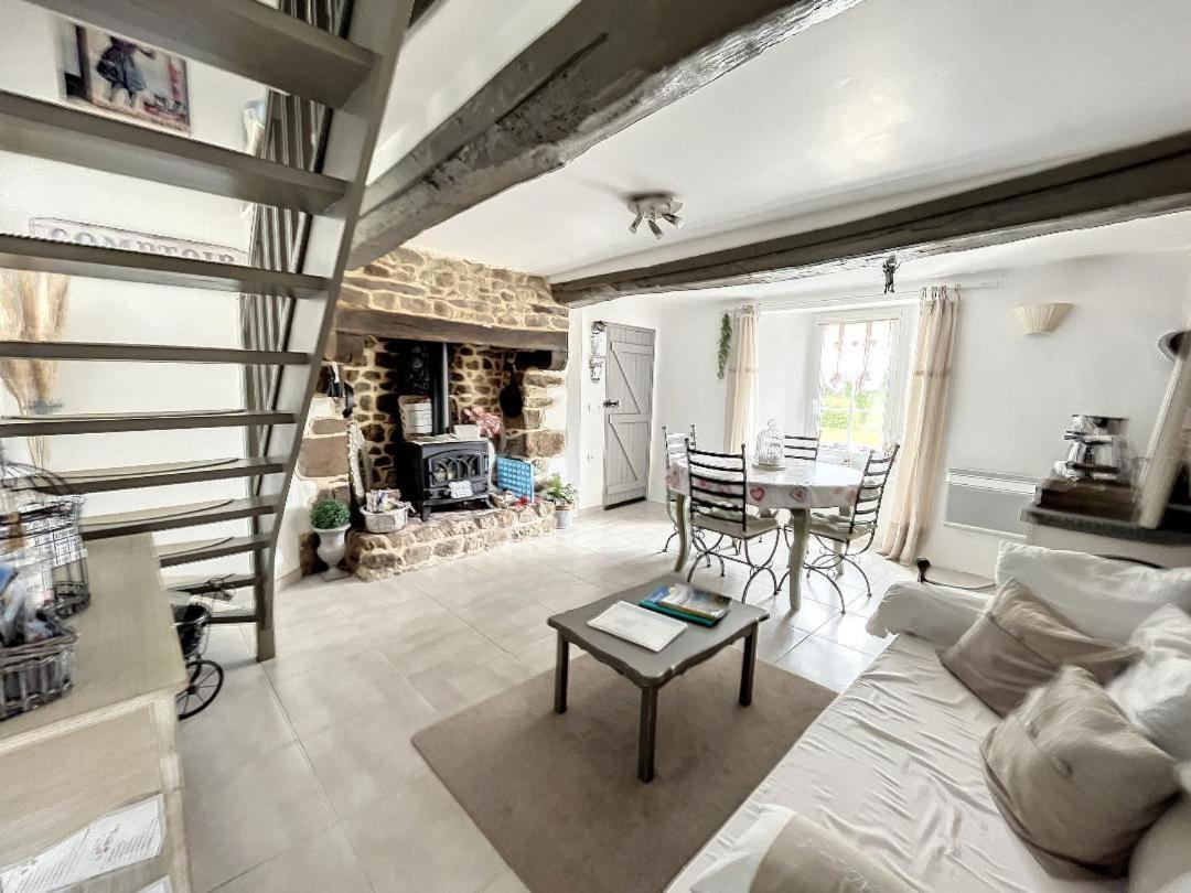Chambres D'Hotes La Clef Des Champs Montpinchon 外观 照片
